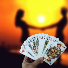 टैरो रीडिंग में किंग ऑफ कप्स कार्ड का अर्थ, किंग ऑफ कप्स का टैरो अर्थ उलट दिया गया है